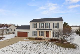 215 Maries WAY, Random Lake, WI 53075