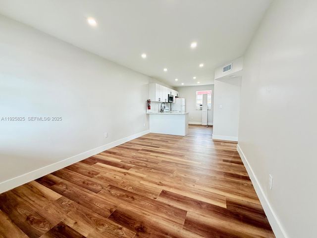 4801 NW 33rd Ave 3, Miami, FL 33142