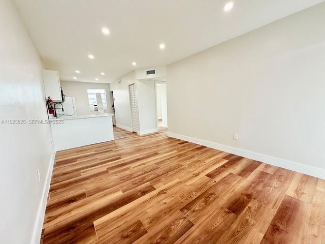 4801 NW 33rd Ave 3, Miami, FL 33142