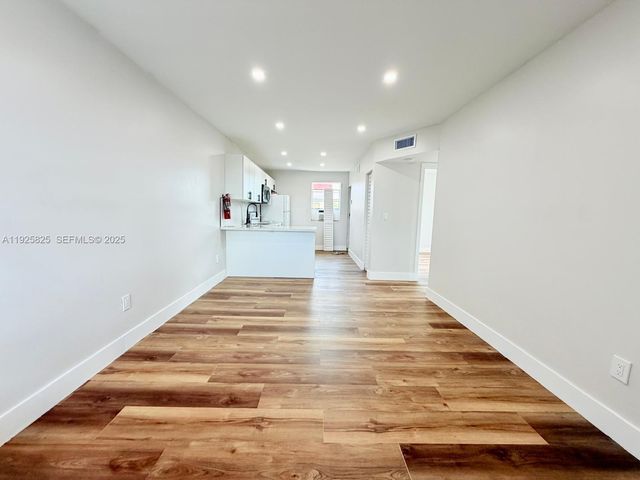 4801 NW 33rd Ave 3, Miami, FL 33142