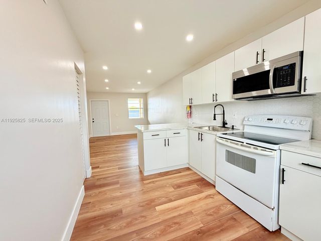 4801 NW 33rd Ave 3, Miami, FL 33142