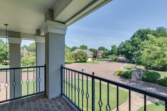 8813 THREE CHIMNEYS DR E, Germantown, TN 38138