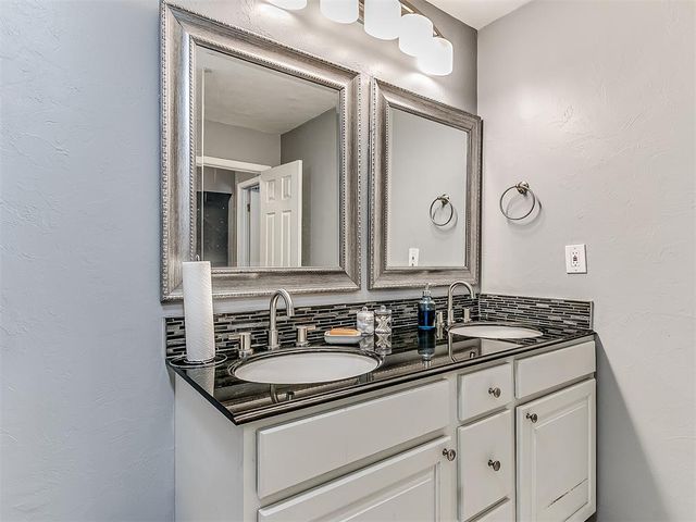 3605 Oakwood Drive, Choctaw, OK 73020