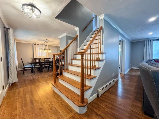 442 Eastview Ave, Somerset, MA 02726