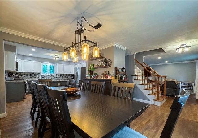 442 Eastview Ave, Somerset, MA 02726