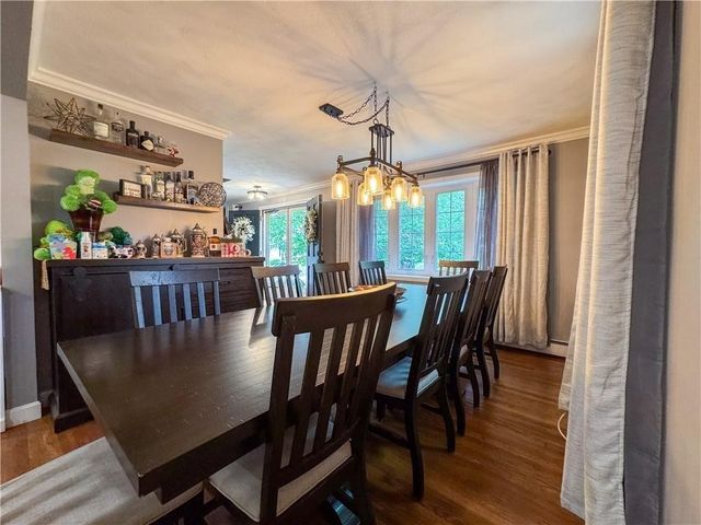 442 Eastview Ave, Somerset, MA 02726