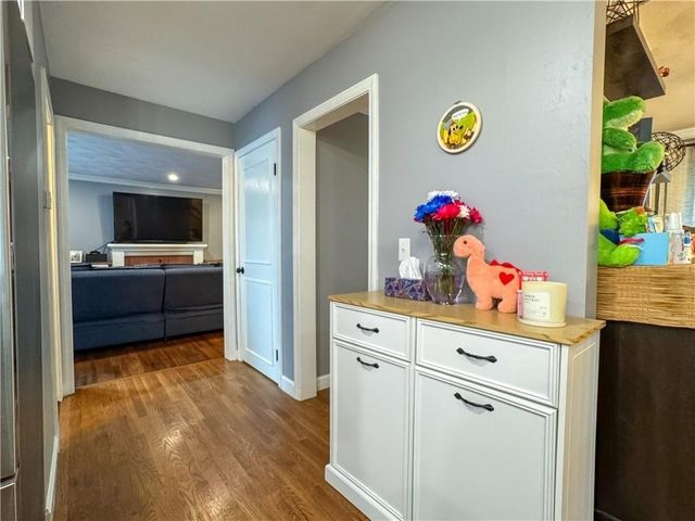 442 Eastview Ave, Somerset, MA 02726