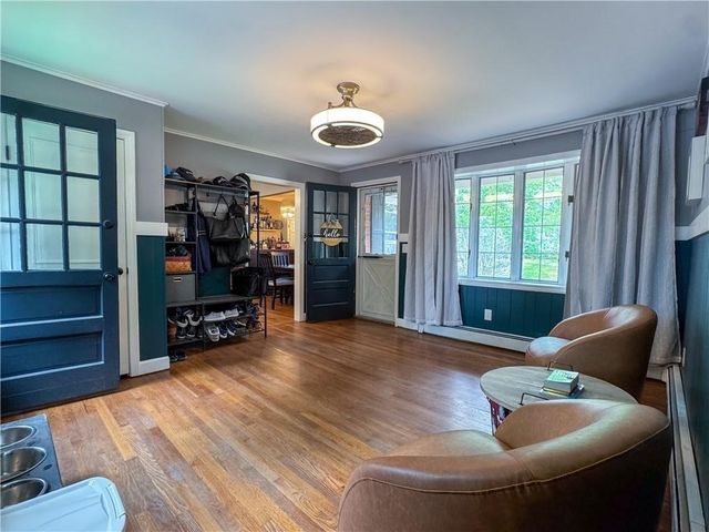 442 Eastview Ave, Somerset, MA 02726