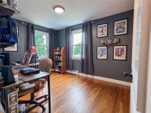 442 Eastview Ave, Somerset, MA 02726