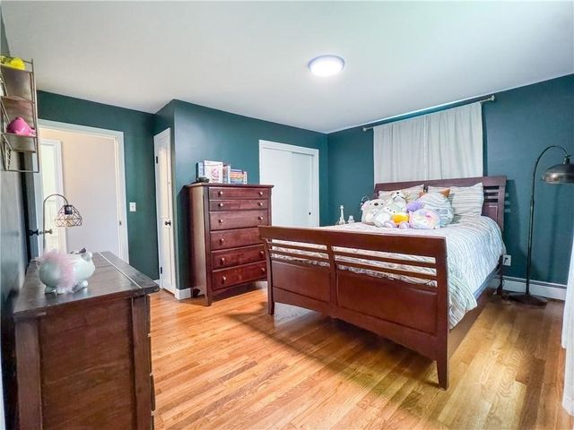 442 Eastview Ave, Somerset, MA 02726