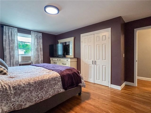 442 Eastview Ave, Somerset, MA 02726