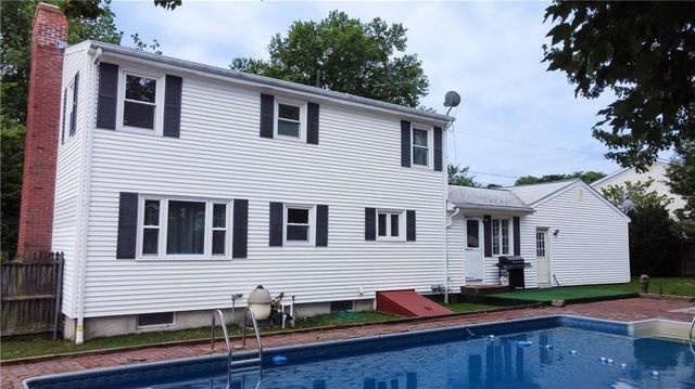 442 Eastview Ave, Somerset, MA 02726