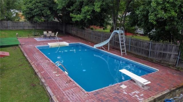 442 Eastview Ave, Somerset, MA 02726