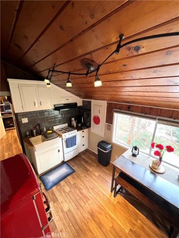 763 Woodland, Crestline, CA 92325