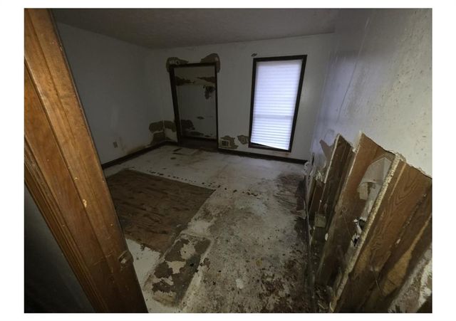 1870 Whispering Willow SW Way, Lilburn, GA 30047