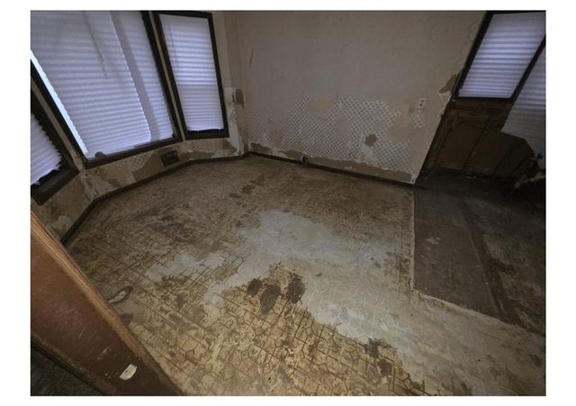 1870 Whispering Willow SW Way, Lilburn, GA 30047