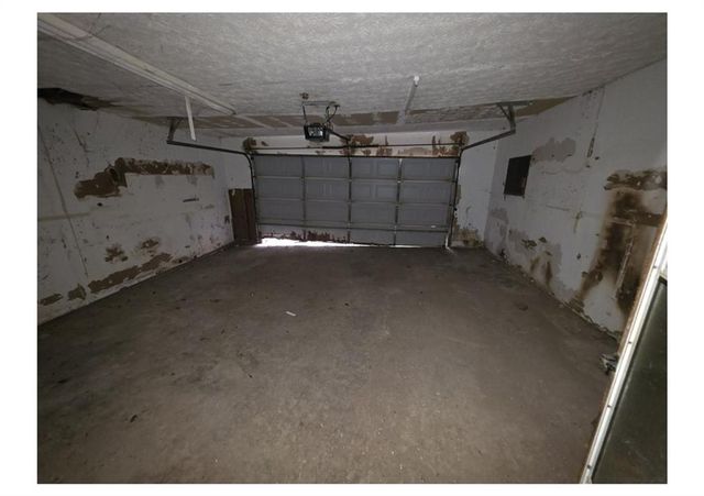 1870 Whispering Willow SW Way, Lilburn, GA 30047