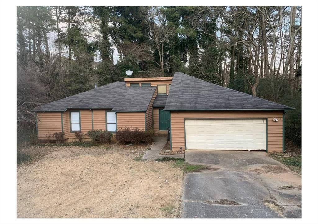 1870 Whispering Willow SW Way, Lilburn, GA 30047