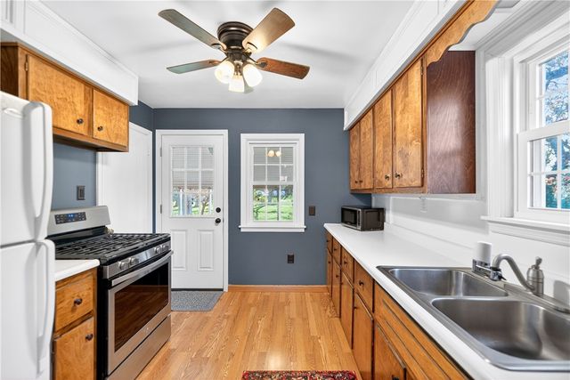 2808 Herron Ln, Shaler, PA 15116