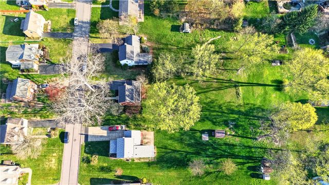 2808 Herron Ln, Shaler, PA 15116