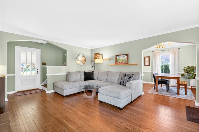 2808 Herron Ln, Shaler, PA 15116