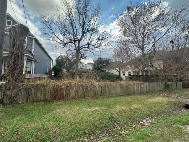 1418 W 24th Street, Houston, TX 77008
