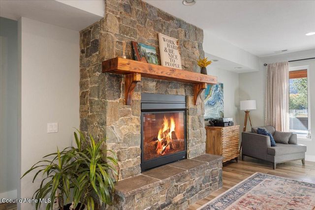 2380 Dufort Rd, Sagle, ID 83860