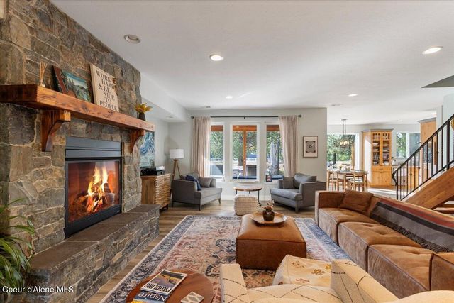 2380 Dufort Rd, Sagle, ID 83860