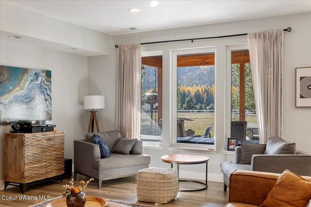 2380 Dufort Rd, Sagle, ID 83860