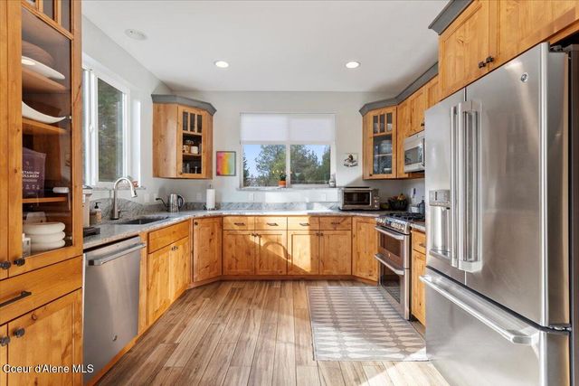 2380 Dufort Rd, Sagle, ID 83860