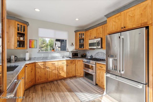 2380 Dufort Rd, Sagle, ID 83860