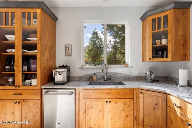 2380 Dufort Rd, Sagle, ID 83860