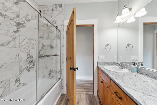 2380 Dufort Rd, Sagle, ID 83860