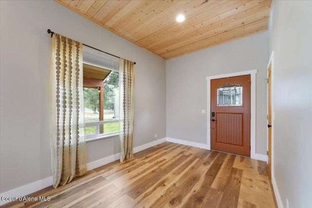 2380 Dufort Rd, Sagle, ID 83860