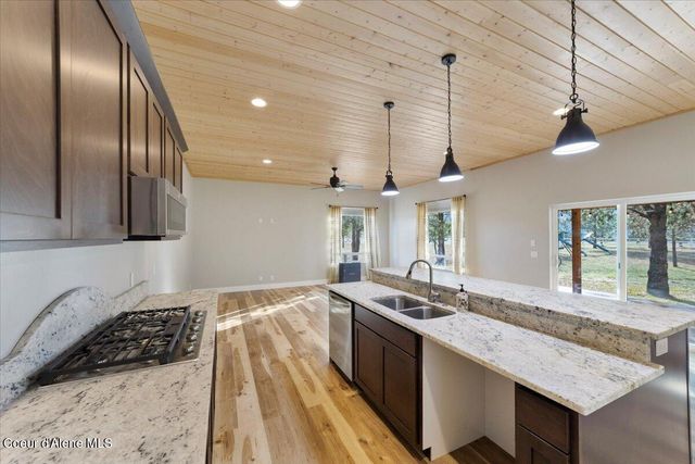 2380 Dufort Rd, Sagle, ID 83860