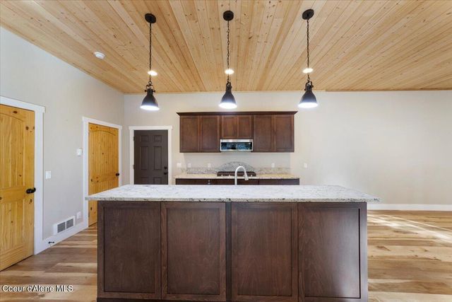 2380 Dufort Rd, Sagle, ID 83860