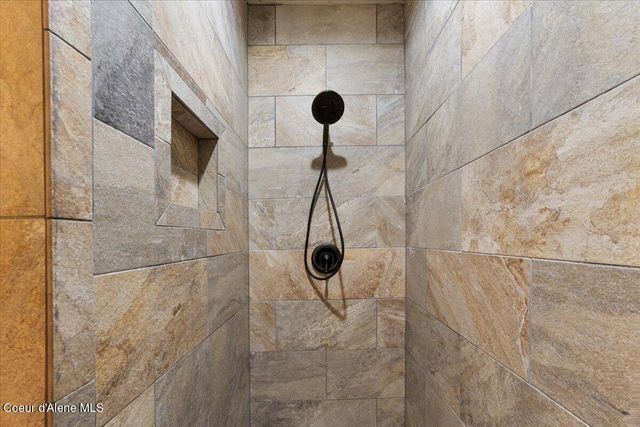 2380 Dufort Rd, Sagle, ID 83860