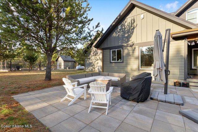 2380 Dufort Rd, Sagle, ID 83860