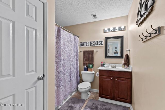 101 Broadwater Drive, Jacksonville, NC 28540