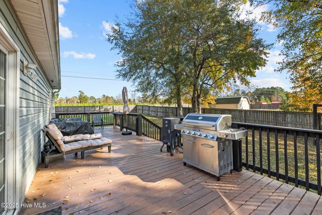 101 Broadwater Drive, Jacksonville, NC 28540