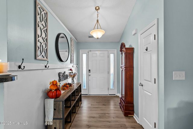 101 Broadwater Drive, Jacksonville, NC 28540