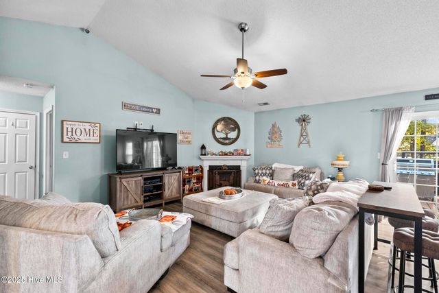 101 Broadwater Drive, Jacksonville, NC 28540