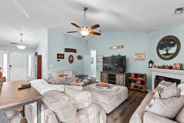 101 Broadwater Drive, Jacksonville, NC 28540