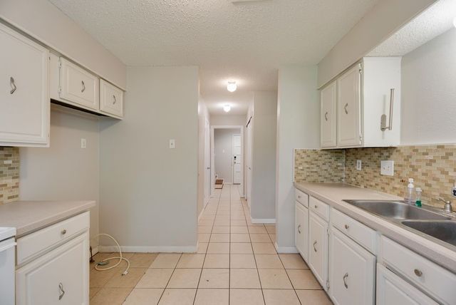 624 Trailwood Court, Garland, TX 75039