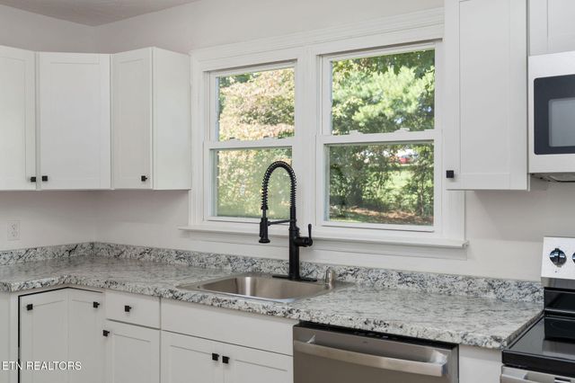 2035 Reese St, Morristown, TN 37814