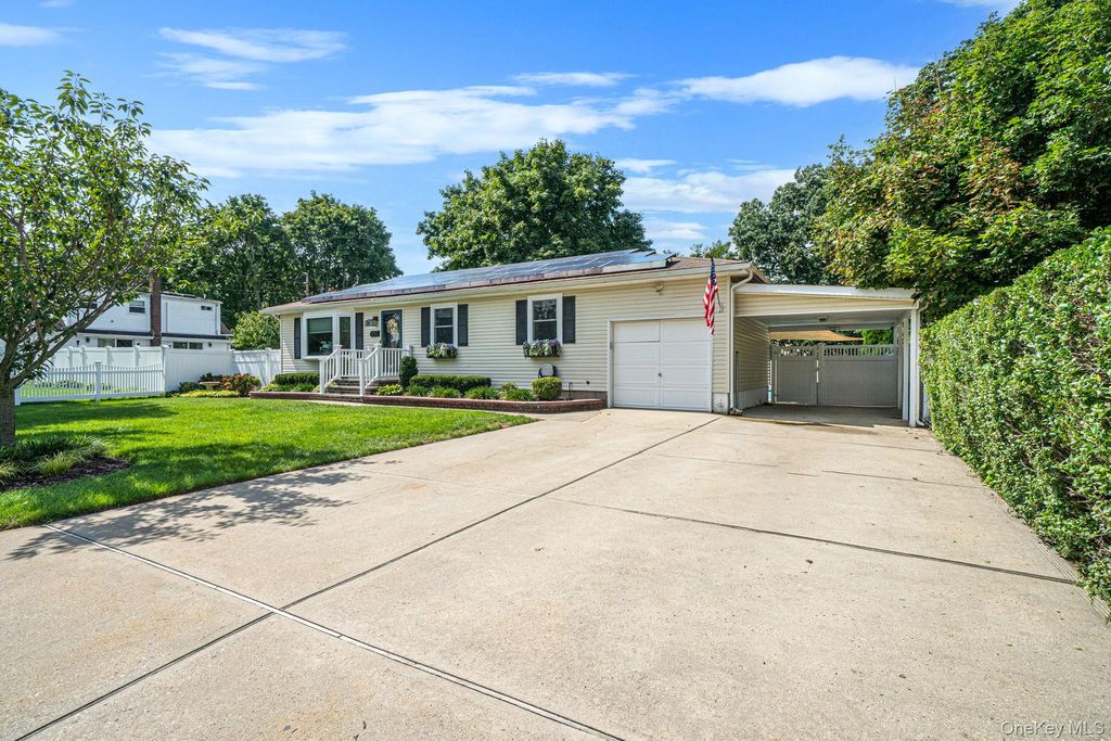 60 Westwood Avenue, Deer Park, NY 11729 — exterior