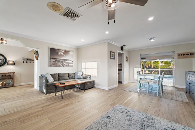 3881 SE Fairway W, Stuart, FL 34997