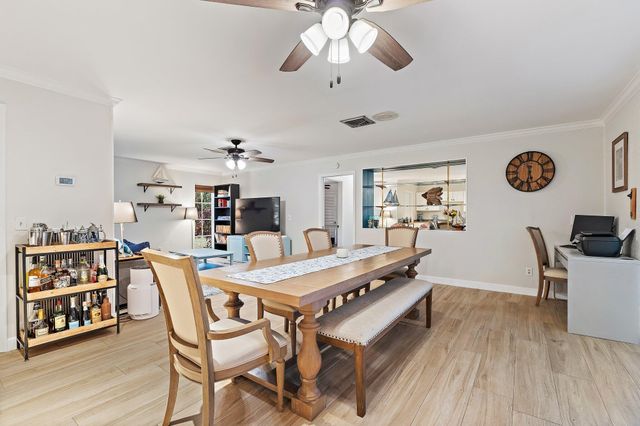 3881 SE Fairway W, Stuart, FL 34997