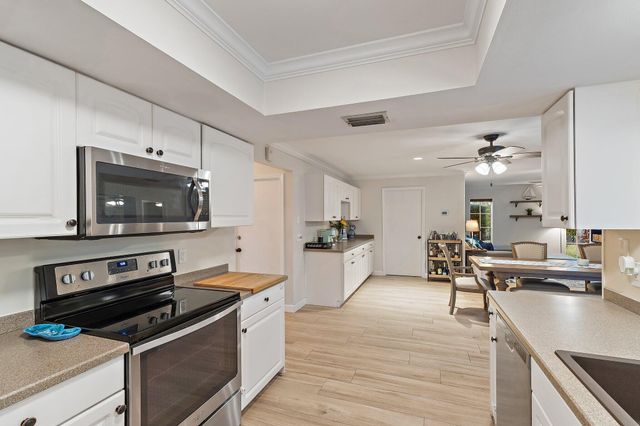 3881 SE Fairway W, Stuart, FL 34997