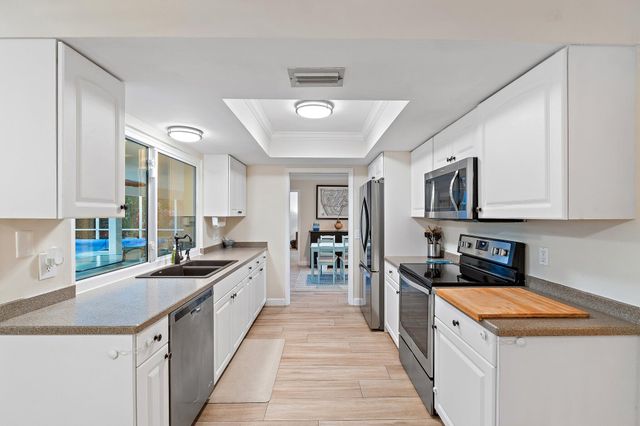 3881 SE Fairway W, Stuart, FL 34997